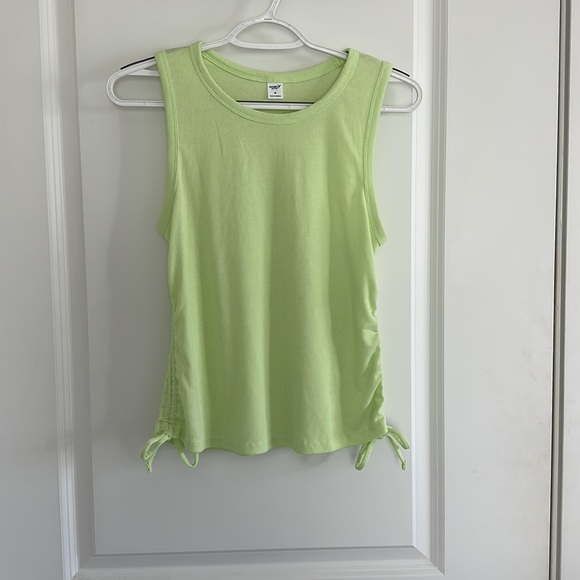 Old navy active tank - Picture 5 of 5